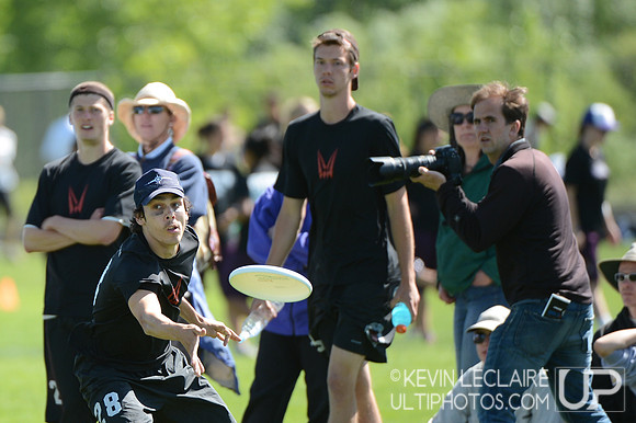 2012 USAU D-I College Championships Sunday Action