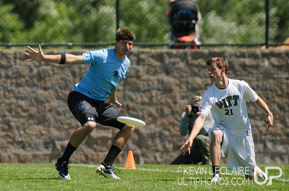 2012 USAU D-I College Championships Sunday Action