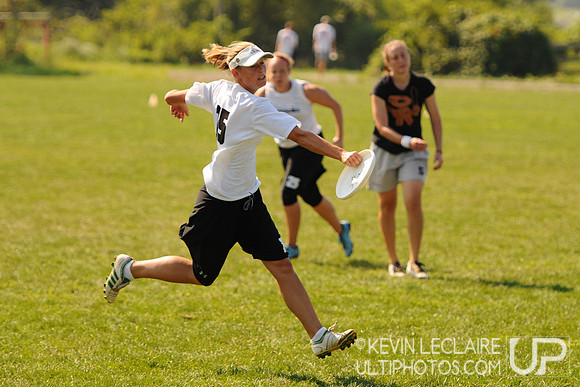 Sunday Elite Mixed Playoffs action -- Chesapeake Open 2010