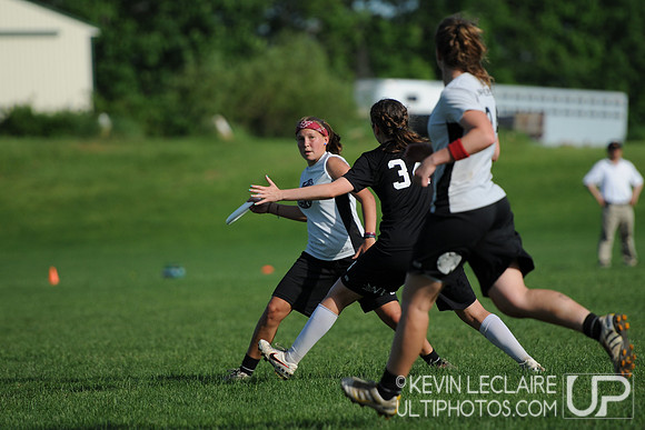 Saturday 4:45pm Girls 1v1 Crossover games