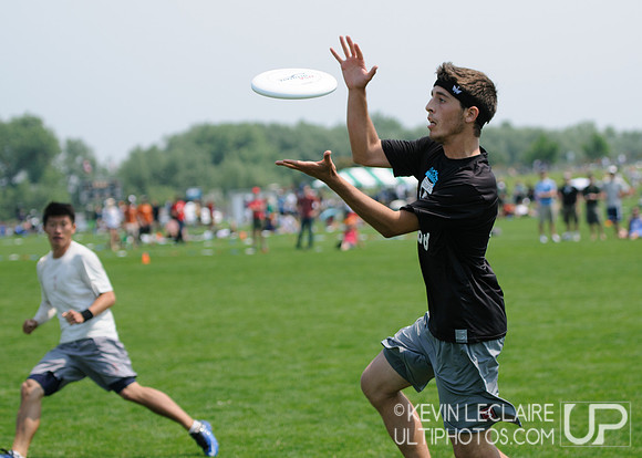 2012 USAU D-I College Championships Saturday Action