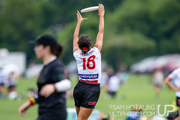 CUSB Shout vs Stella in pool play at World Ultimate Club Championships