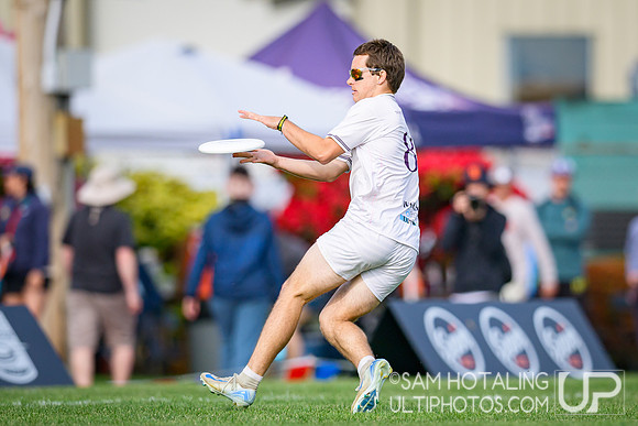 Carleton College CUT vs Massachusetts Zoodisc in semifinals at USAU D-I College Championships