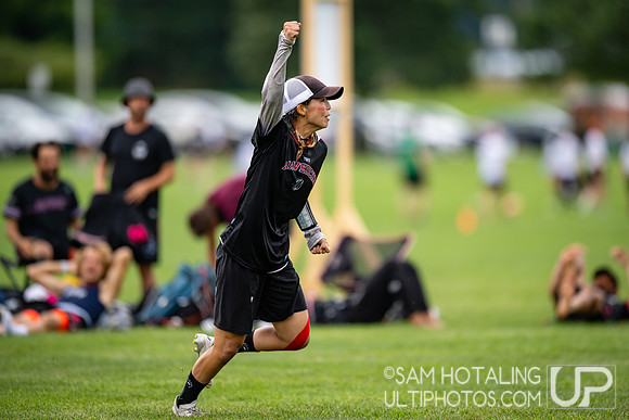 TOKYO Mavericks vs MUD in pool play at World Ultimate Club Championships