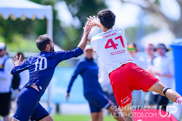 Mixed semifinals during World Ultimate Championships at Runaway Bay Sports Precinct