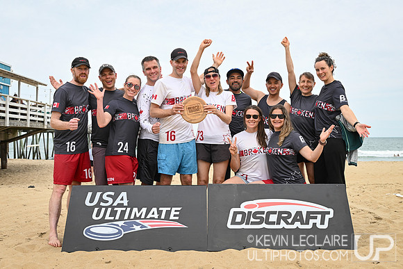 Broken Ultimate GM Mixed Spirit Winners Team Photo - 2025 Beach