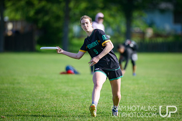 Stanford Superfly vs Vermont Ruckus in pool play at USAU D-I College Championships