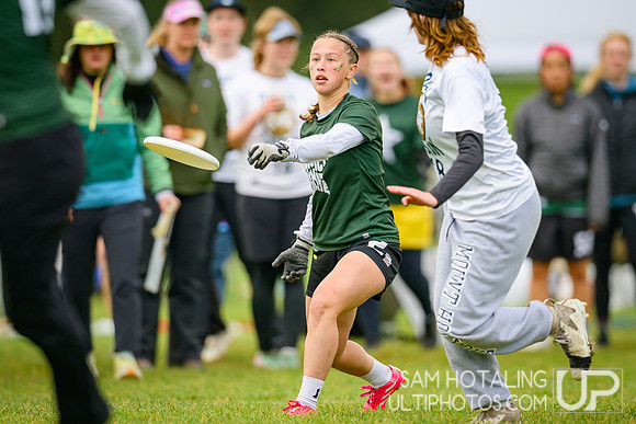Haverford/Bryn Mawr Sneetches vs Mount Holyoke Daisy Chain in quarterfinals at USAU D-III College Championships