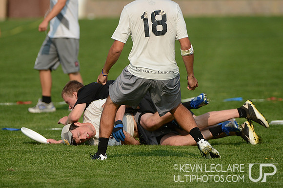 2012 USAU D-I College Championships Saturday Action