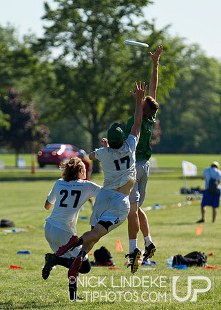 2014 USAU D-I College Champs Friday Action