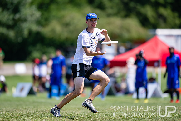 Buzz Bullets vs PoNY in quarterfinals at World Ultimate Club Championships