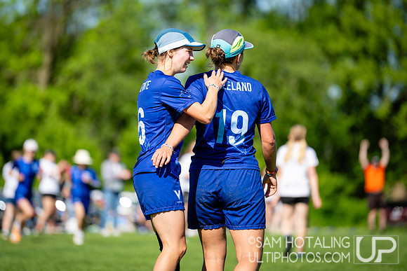 Women’s pool play at USAU DI College Championships