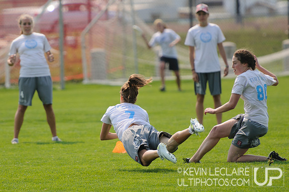 2012 USAU D-I College Championships Saturday Action