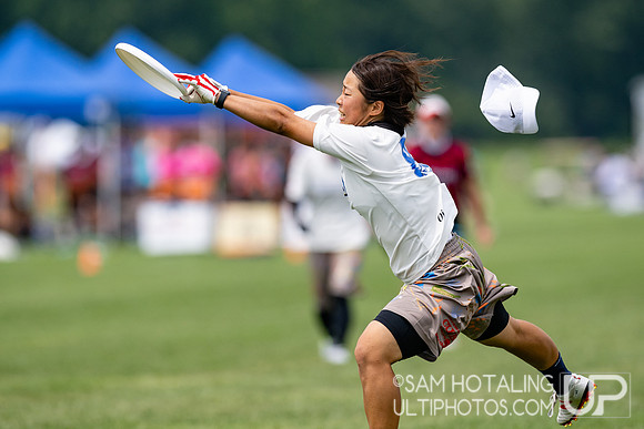 Chicago Nemesis vs Swampybarg in pool play at World Ultimate Club Championships