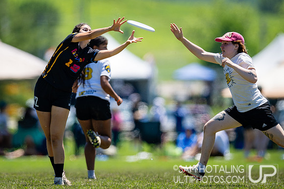 Pool play at USAU D1 College Championships