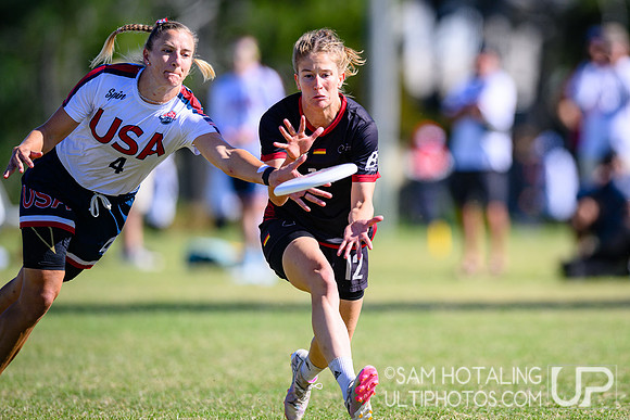 Mixed power-pools during World Ultimate Championships at Runaway Bay Sports Precinct