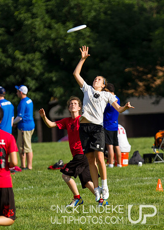 2014 USAU D-I College Champs Sunday Action
