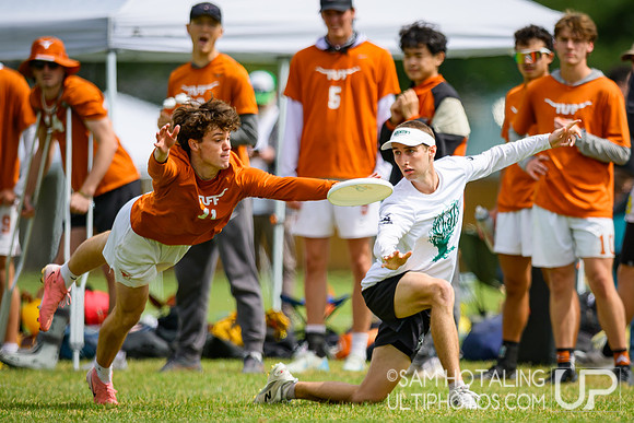 Pool play at USAU D-I College Championships