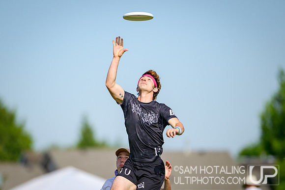 Saturday pool play at USAU D-I College Championships