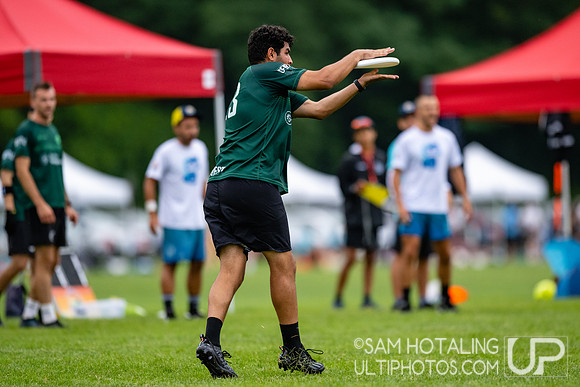 Gentle vs Guayota in pool play at World Ultimate Club Championships
