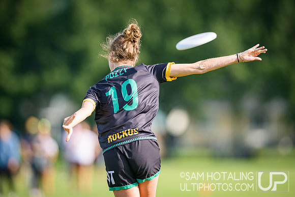 Stanford Superfly vs Vermont Ruckus in pool play at USAU D-I College Championships