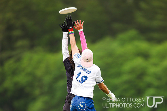 Saturday full coverage from USAU D-IIII College Championships, Pool Play Round 1: Claremont vs Richmond