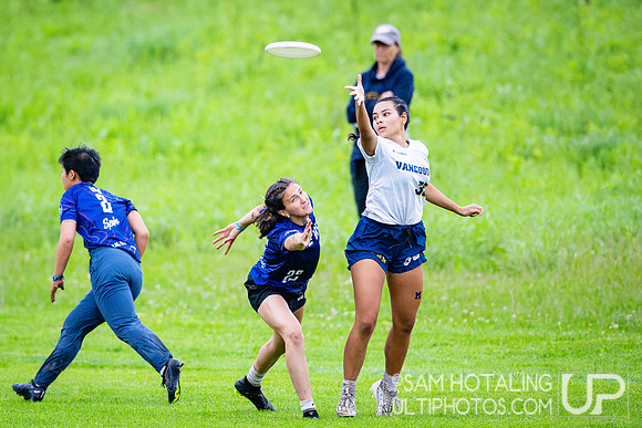 Women’s pool play at USAU DI College Championships