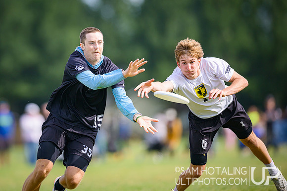 Highlights: quarterfinals at USAU D-I College Championships