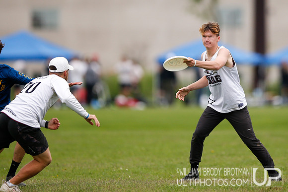 Day 1 of USA Ultimate 2022 D-III College Championships