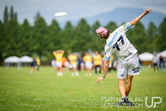 Pool play at USAU D-I College Championships