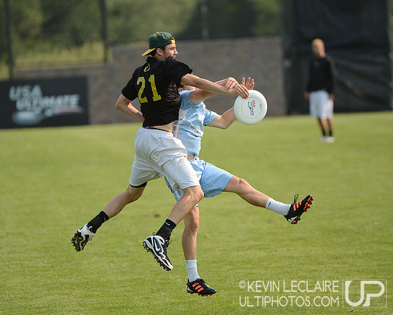 2012 USAU D-I College Championships Saturday Action
