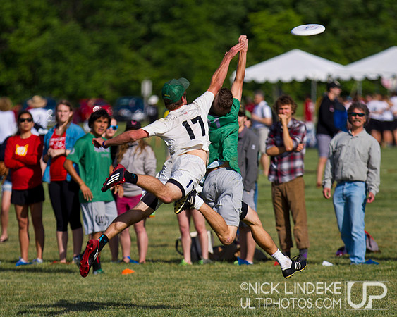 2014 USAU D-I College Champs Friday Action