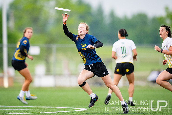 Women’s pool play at USAU DI College Championships