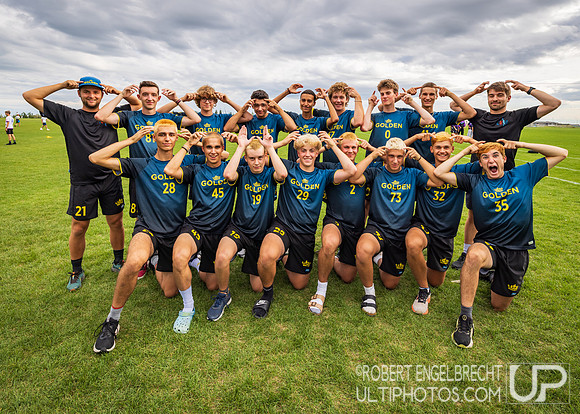 Golden - Team Photo - . Edmonton, AB: Canadian Ultimate Juniors