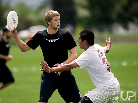 Saturday 12:30pm round -- 2011 USAU College Championships