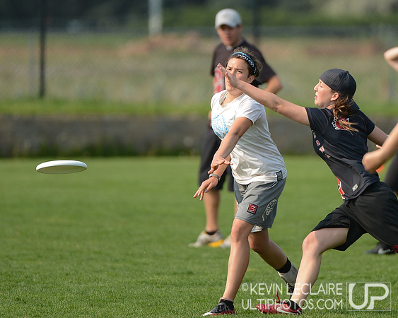 2012 USAU D-I College Championships Saturday Action
