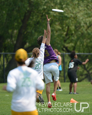 2012 USAU D-I College Championships Saturday Action