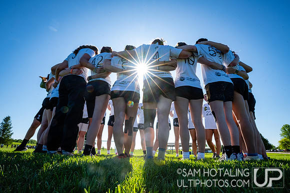 Women’s pool play at USAU DI College Championships