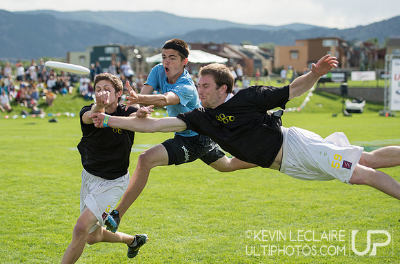 2012 USAU D-I College Championships Sunday Action