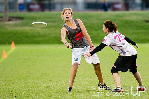 USAU_Nationals_2013_Friday_20131018_183717_JBP6925