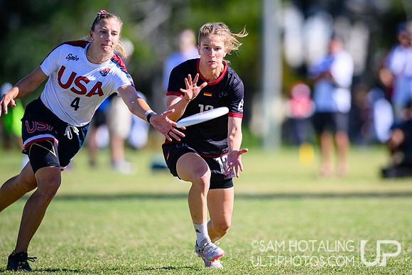 Mixed power-pools during World Ultimate Championships at Runaway Bay Sports Precinct
