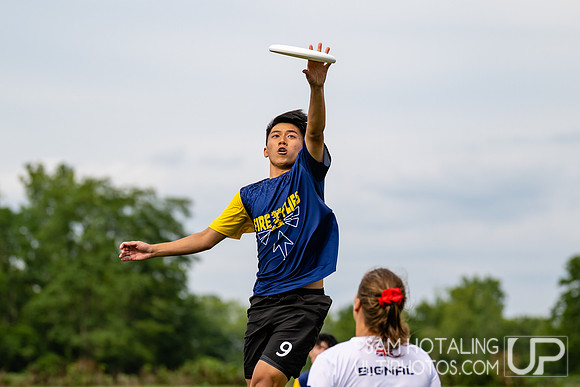Fireflies vs Reading Ultimate in pool play at World Ultimate Club Championships