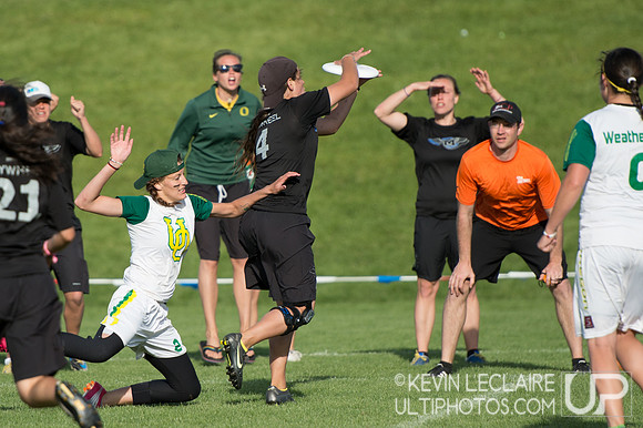 2012 USAU D-I College Championships Sunday Action