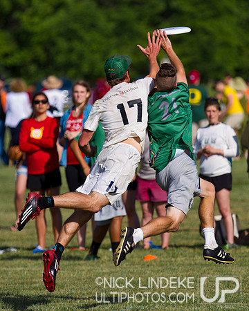 2014 USAU D-I College Champs Friday Action