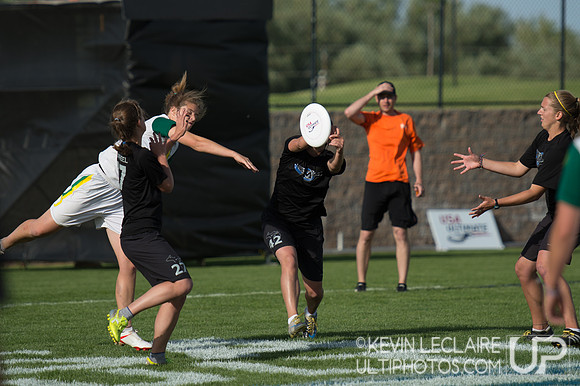 2012 USAU D-I College Championships Sunday Action