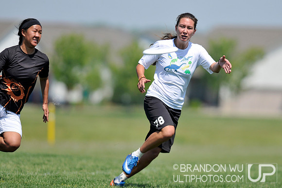 Saturday Women's Pool Play & Crossovers - 2012 USAU D-III College Championships