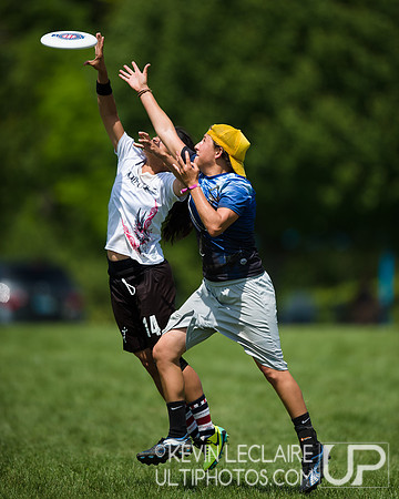2014 USAU D-I College Champs Saturday Round 4 Action