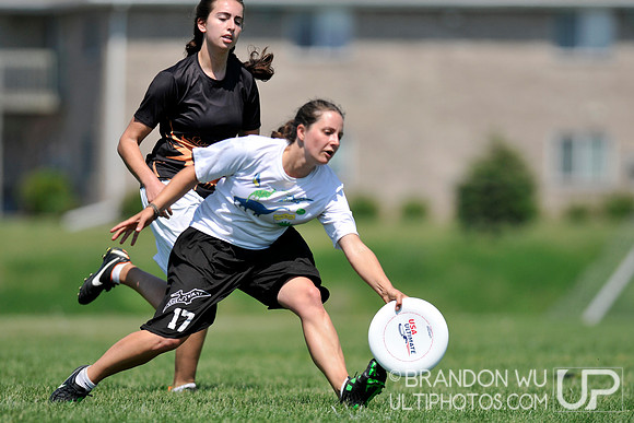 Saturday Women's Pool Play & Crossovers - 2012 USAU D-III College Championships
