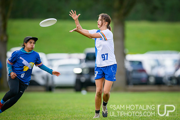 Lewis & Clark Artemis vs Whitman Sweets in quarterfinals at USAU D-III College Championships