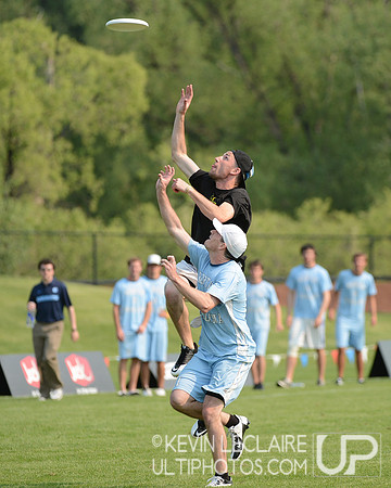 2012 USAU D-I College Championships Saturday Action